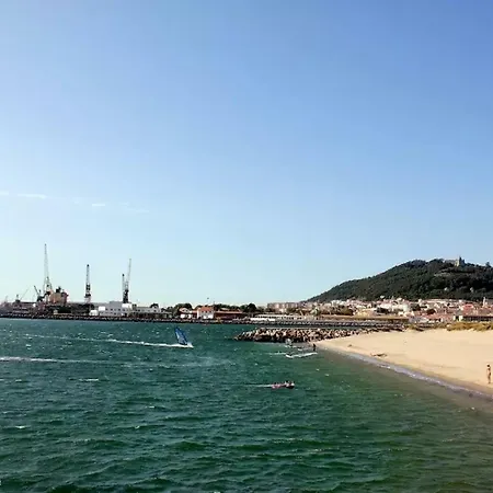 Casa Confortavel Com Piscina Em *